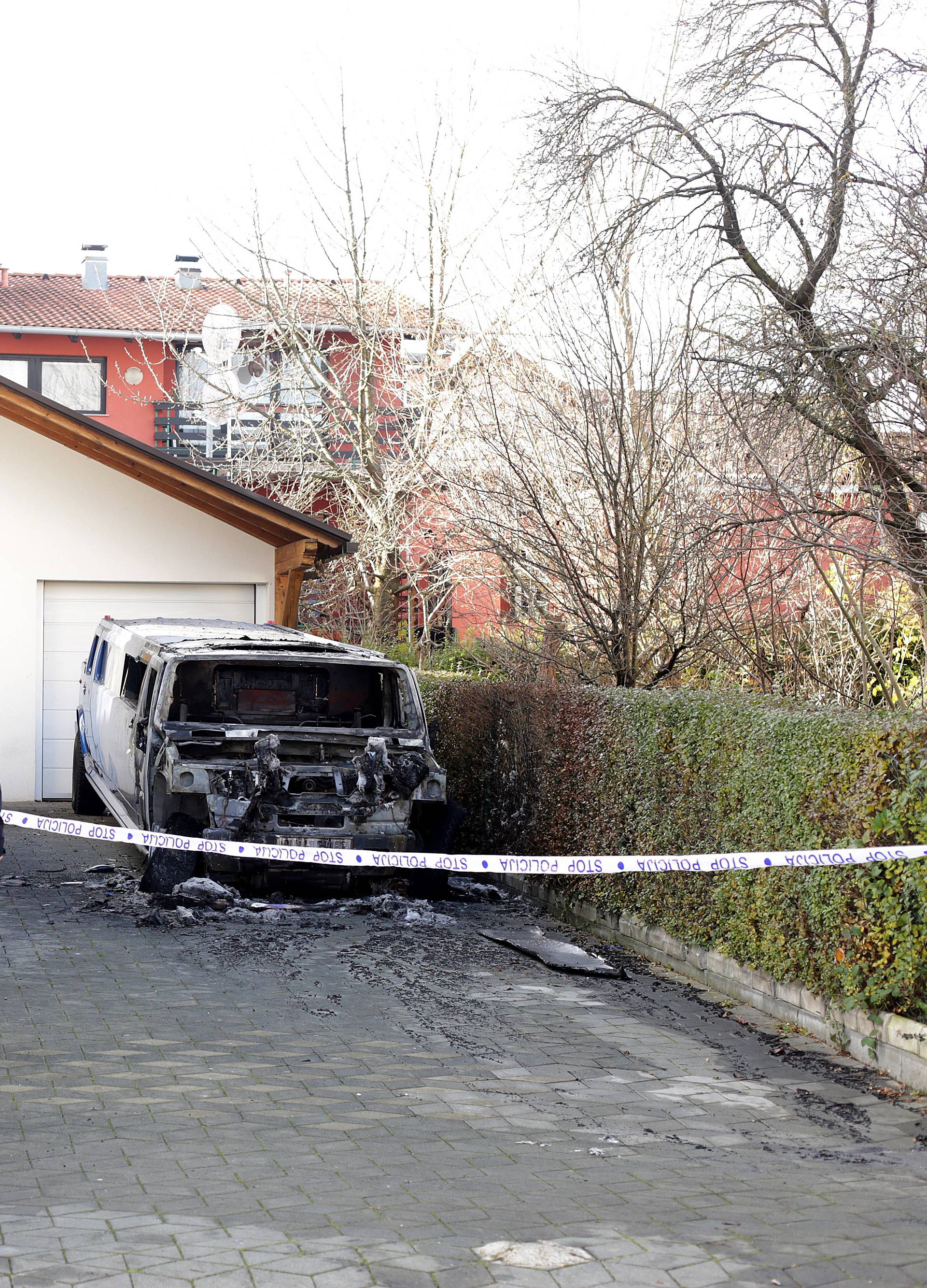 Na Bukovcu izgorio Hummer,  blizu njega našli mrtvo tijelo