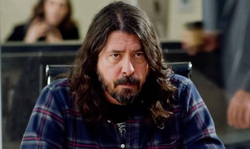 Pjevač dobrog srca: Dave Grohl je 16 sati pripremao više od 500 porcija roštilja za beskućnike...