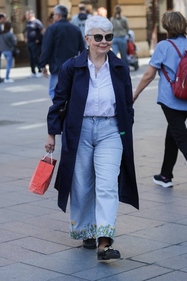 Zagreb: Jadranka Kosor prošetala centrom grada