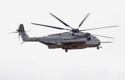 Nestao američki helikopter s marincima, otežava im i oluja