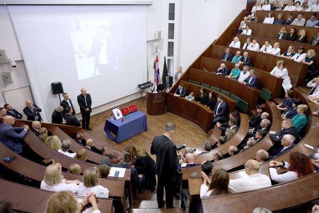 Zagreb: Komemoracija povodom smrti ravnatelja Rebra Ante Ćorušića