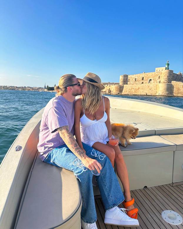 FOTO Diletta otkrila trbuščić! 'Najljepši poklon za ovaj Božić'