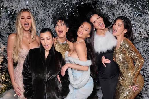 FOTO 19 godina drama, prevara, razvoda i suza: Kardashianke  su pred kamerama pokazale sve