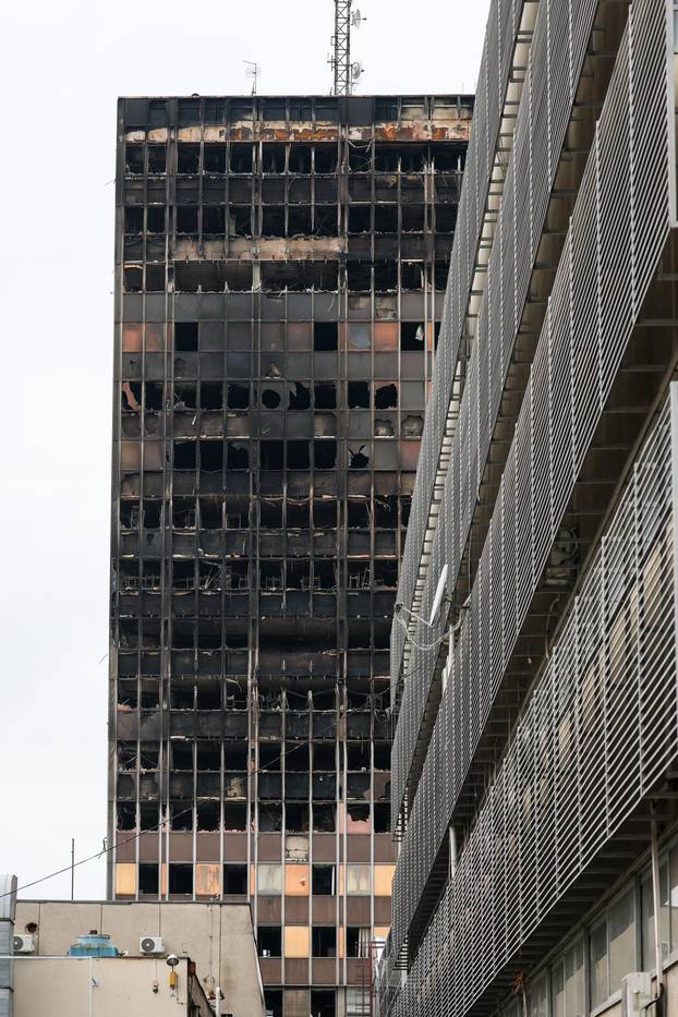 Zagreb: Vjesnikov neboder tjedan nakon požara, očevid je u tijeku