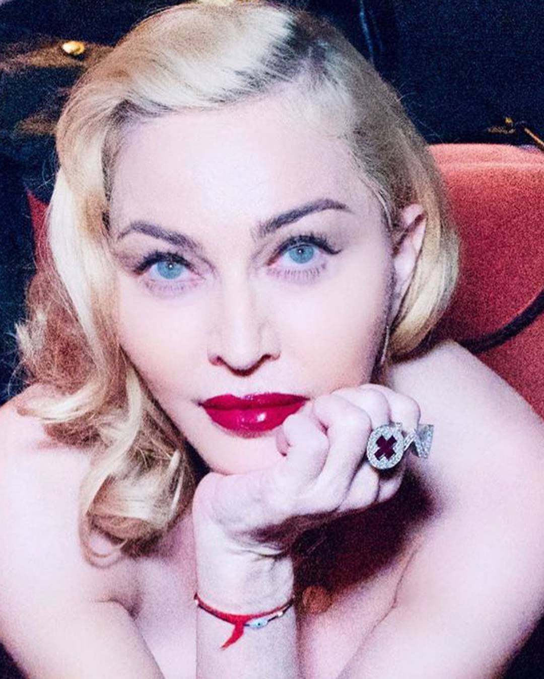 Madonna režira biografski film