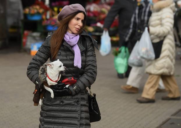Zagreb: Maja Cvjetković sa kćerkom i Antea Kodžoman prošetale gradom