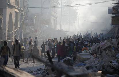 Haiti: Našli troje živih pod ruševinama nakon 10 dana