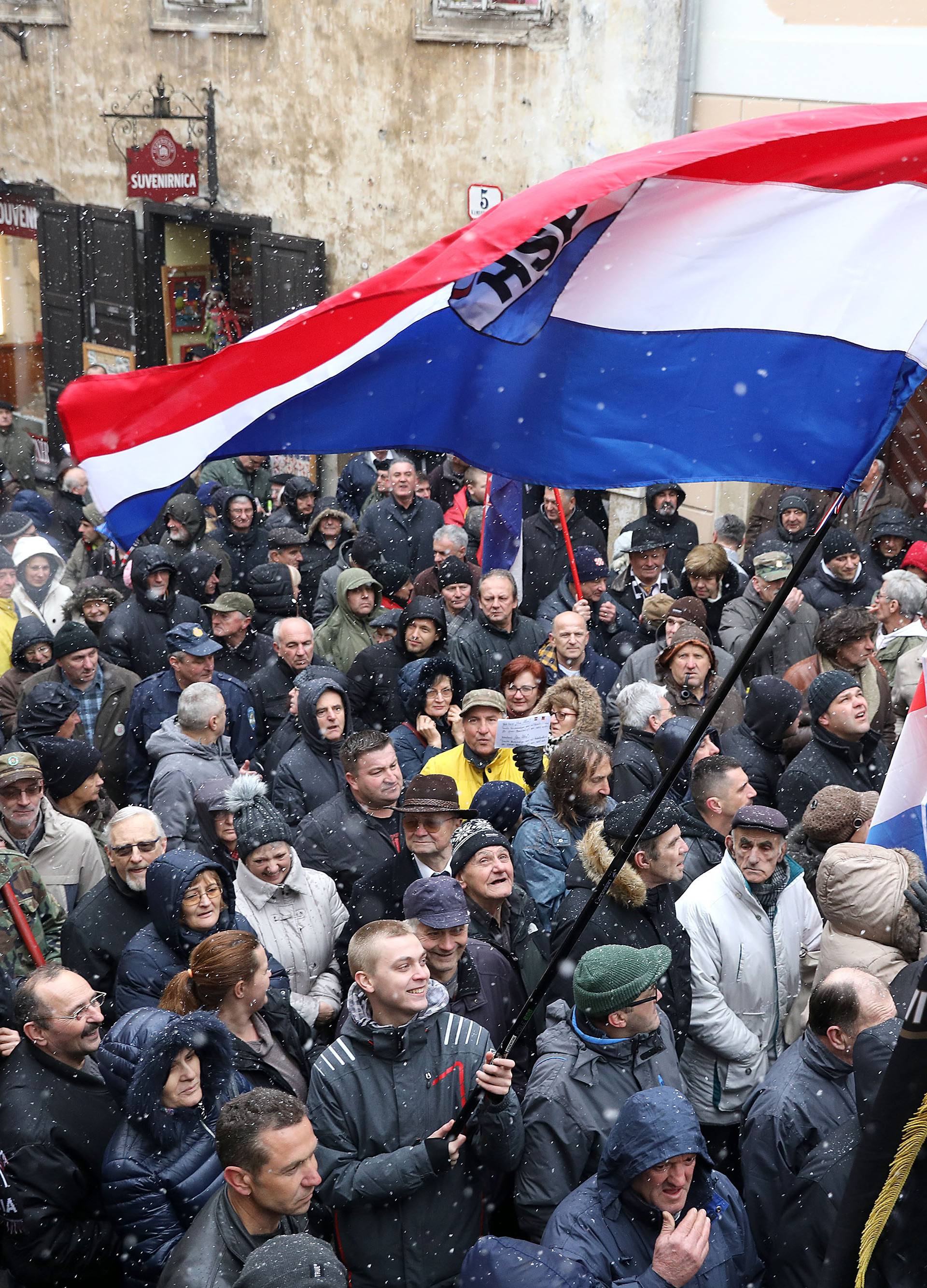 Plenković o prosvjedu: Ljudi su jasno iznijeli svoj stav o Vučiću