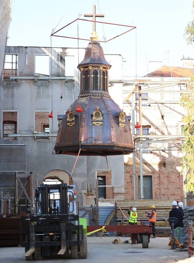 Zagreb: Podignuta prva kupola na tornjeve bazilike Presvetog Srca Isusova