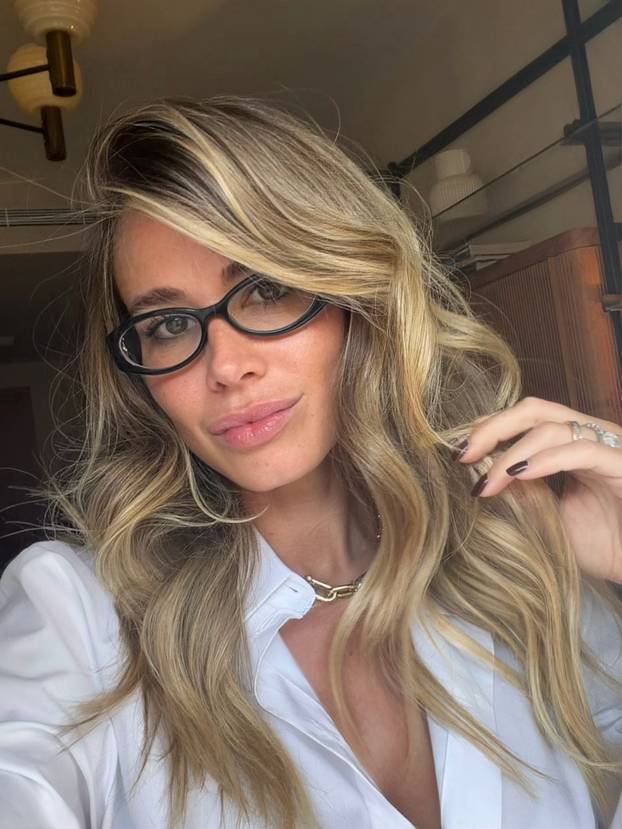 FOTO Opet provocira! Diletta u prozirnoj haljini otkrila adute