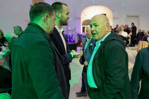 U Zadru održan Bal umirovljenika, zaplesao i ministar Šime Erlić