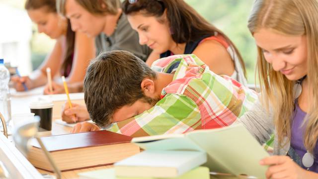 Djeca koja spavaju poslijepodne često imaju bolji uspjeh u školi