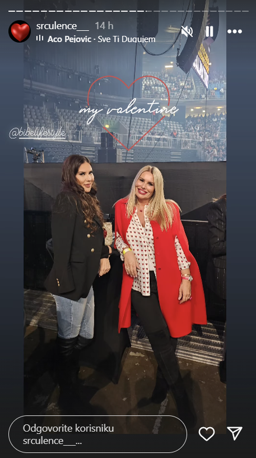 Iva Todorić otišla u noćni provod pa zapjevala na bini sa srpskom pjevačicom:  'Trenutci koji znače'