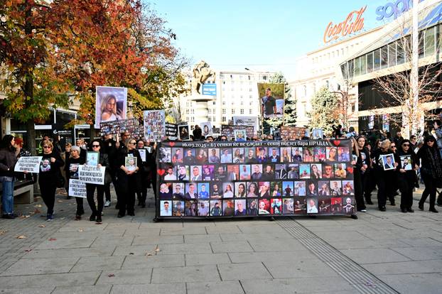 Skoplje. Prije početka suđenja za požar u diskoteci Pulse u Kočanima održan je prosvjed Marš anđela