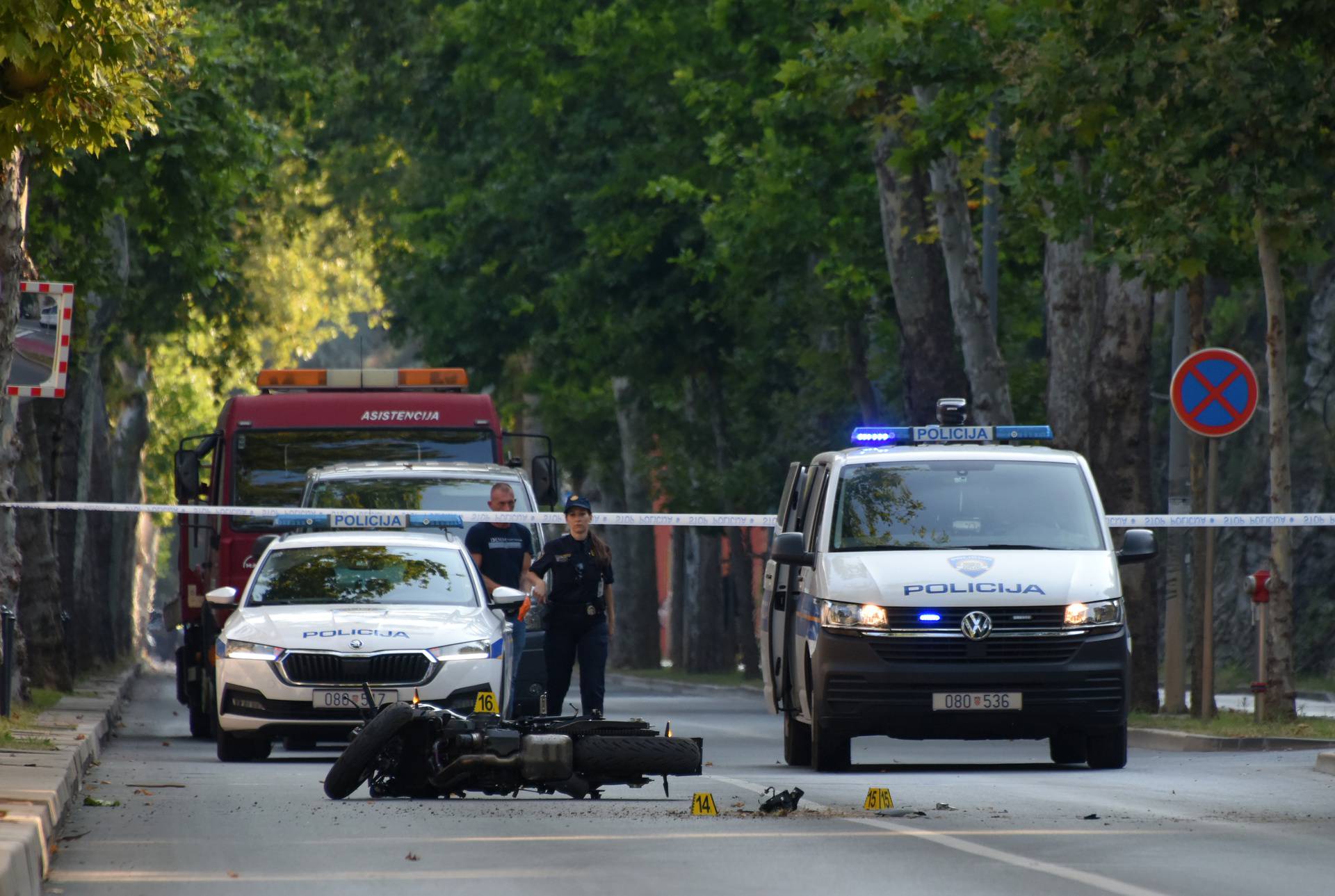 Pula: U teškoj prometnoj nesre?i smrtno stradao motociklist