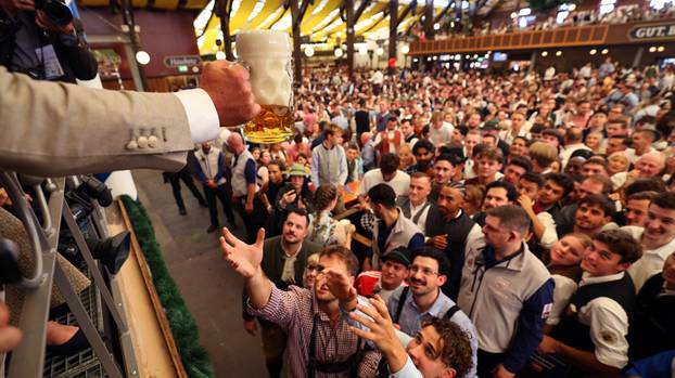 Otvoren 191. Oktoberfest u Muenchenu