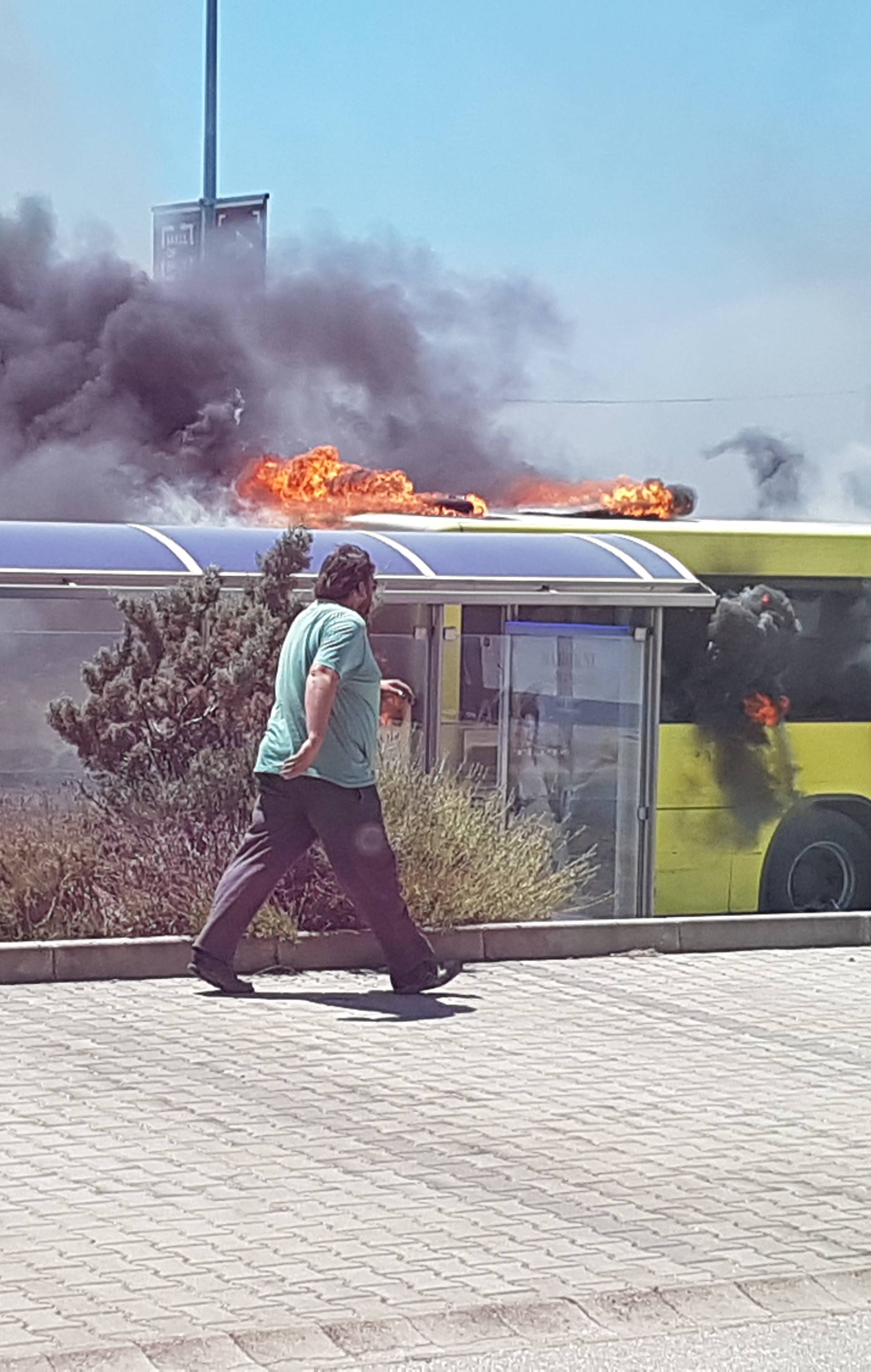 Buktinja u Splitu: 'Bježite svi van, cijeli autobus će izgorjeti!'