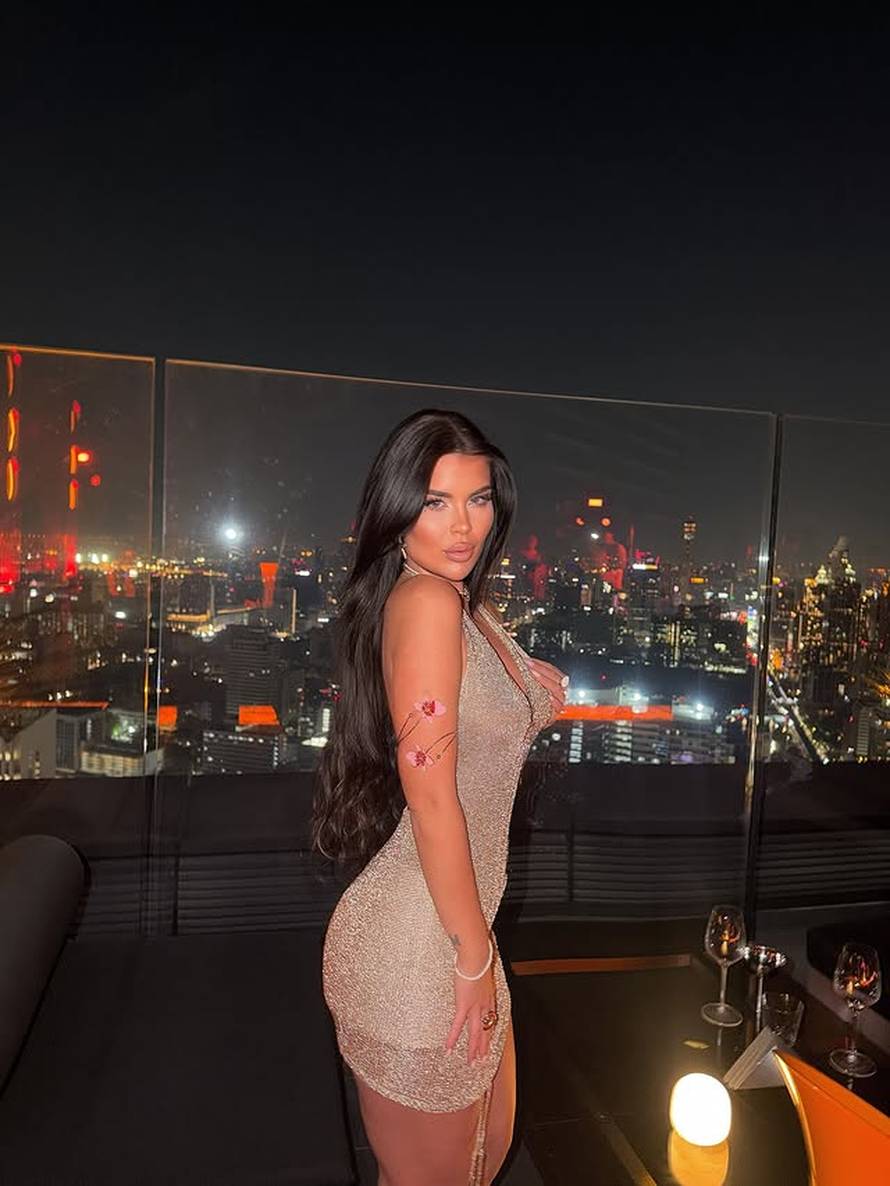 'Savršeni' su damama podijelili bijele ruže: 'Ovo je samo potvrda da osjećamo isto...'