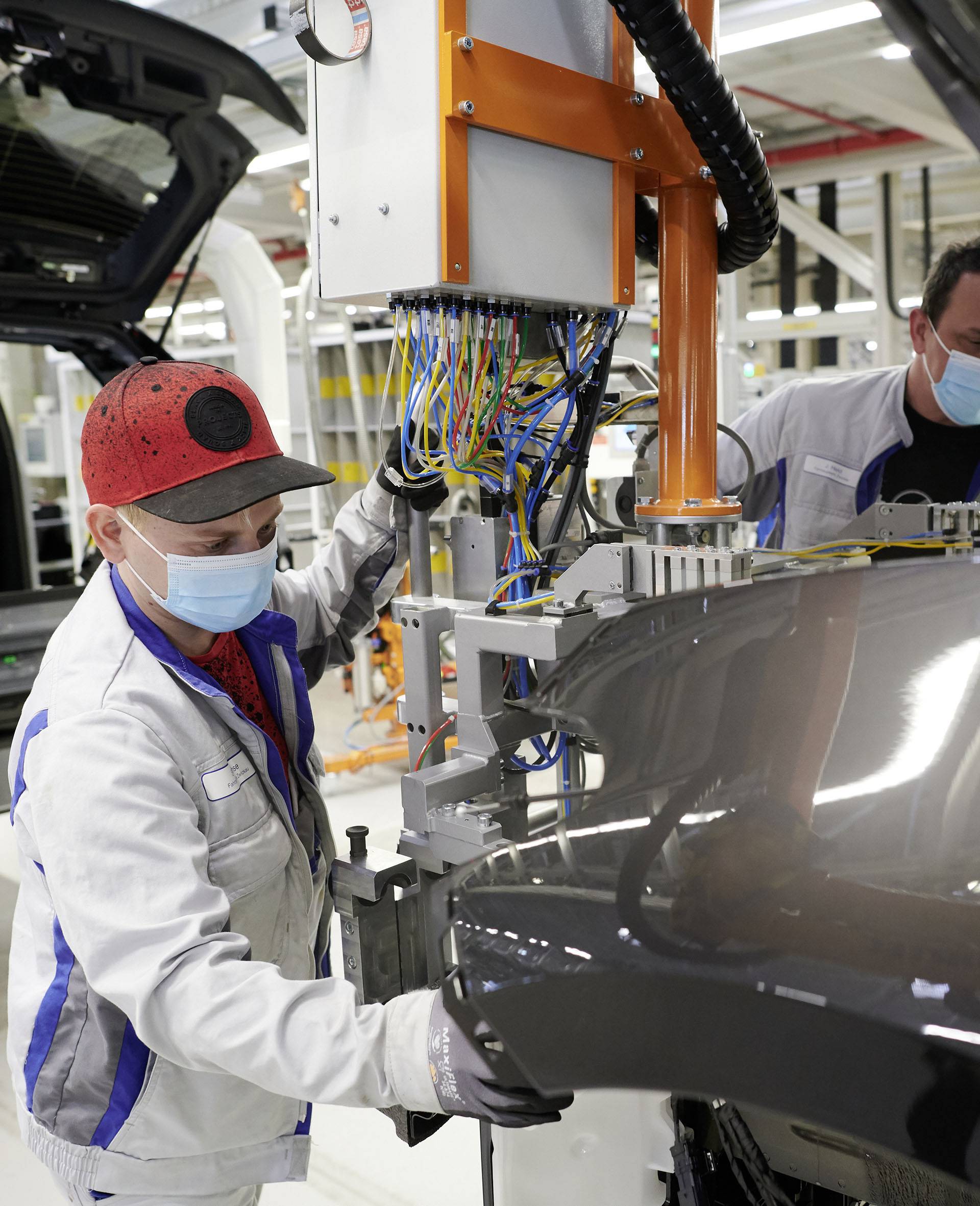 Zwickau vehicle plant resuming production of the ID.3 slowly and