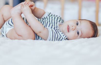 Dvostruki izazov za roditelje: Kako preživjeti s dvoje djece mlađe od dvije godine?