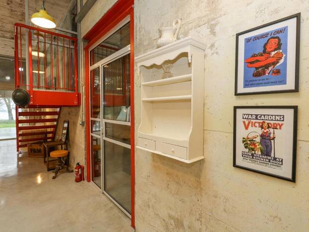 FOTO Od vojarne do top destinacije: Pogledajte kako je ratni bunker postao dom za odmor