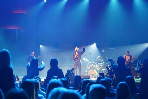 Zagreb: Adi Sose održao koncert u rasprodanoj dvorani Lisinski