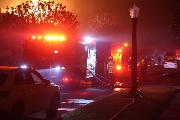 100 FOTOGRAFIJA UŽASA Ovo su vatrogasci snimili u paklu LA-a!