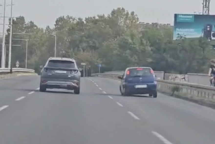 PAZI, GUMA! Nevjerojatna snimka iz Zagreba: 'Voza&ccaron; nije uop&cacute;e sku&zcaron;io da mu je otpala'
