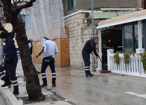 Kaštela: Sanacija štete od posljedica jakog juga i plime