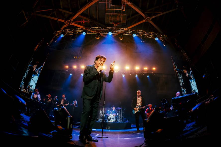 Mjesec dana poslije eksplozije na Dedinju, Čolić najavio veliki koncert u Slavonskom Brodu