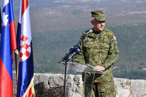 Knin: Završna sve?anost  Središta za razvoj vo?a "Marko Babi?" 