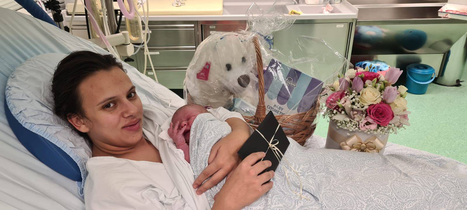 Prva beba rođena u Hrvatskoj je Marin iz Vukovara: Stigao je na svijet samo minutu iza ponoći