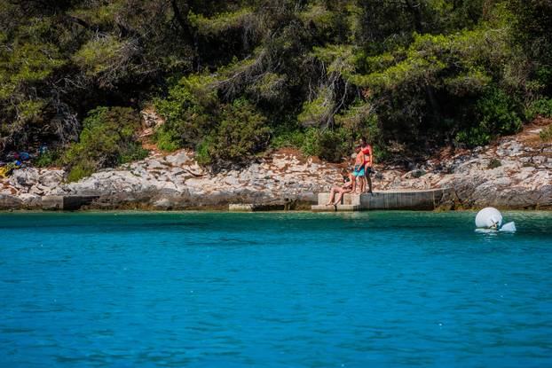Vela Luka: Uvala Slatina