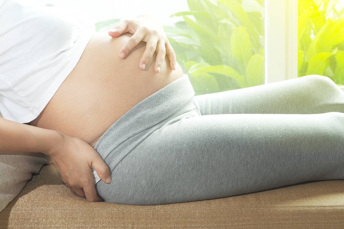 Evo zašto nije dobro u trudnoći spavati na leđima ili na trbuhu