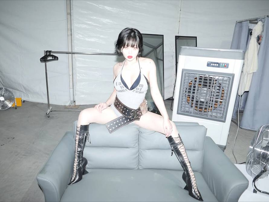 K-pop zvijezda smršavila 10 kg u mjesec dana pa se srušila na pozornici: 'Stvarno mi je žao...'