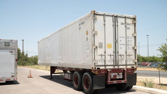 Pandemic-hit Arizona, Texas counties order coolers, refrigerated trucks for bodies