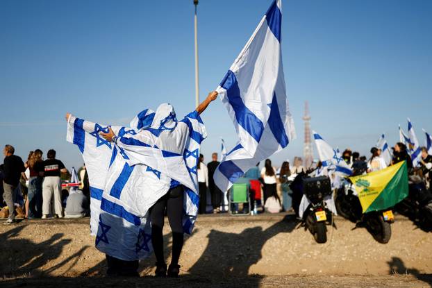 Hostages-prisoners swap deal between Hamas and Israel