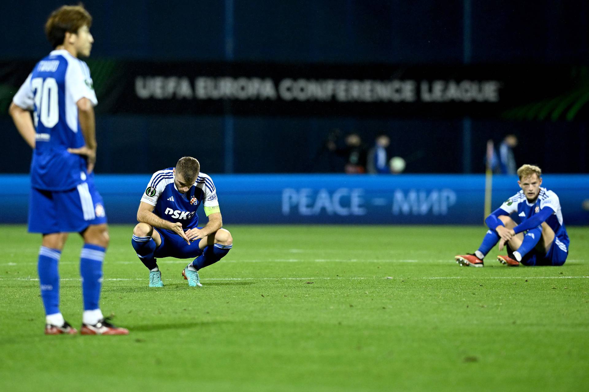 Zagreb: Tuga igrača GNK Dinamo nakon izgubljene utakmice protiv FC Viktoria Plzen