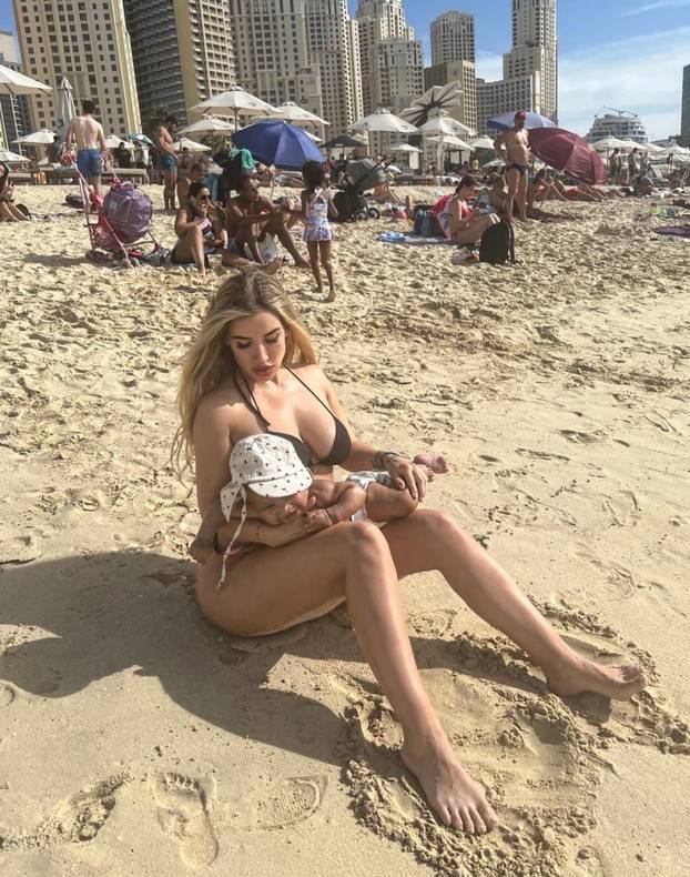 FOTO Mlada mama pokazala sve: Pogledajte zašto je Alina hit na društvenim mrežama...