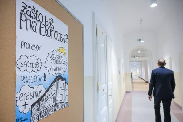 Zagreb: Obilazak obnovljene Prve ekonomske gimnazije
