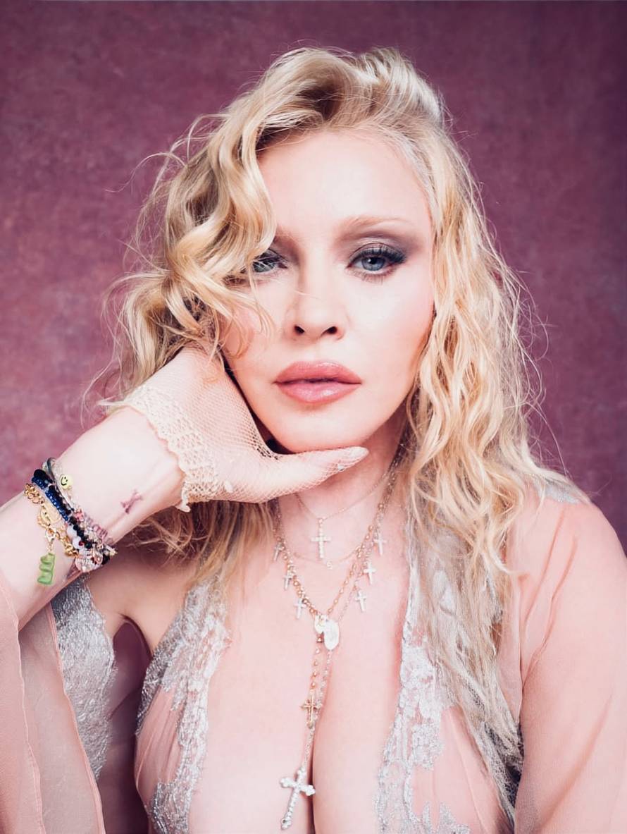 Je li pretjerala? Madonna u 68. godini pozirala u seksi korzetu