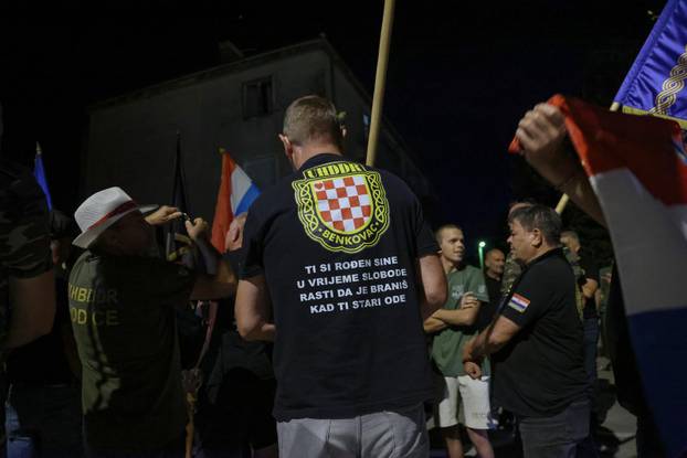 Benkovac: Prosvjed branitelja protiv festivala Nosi se