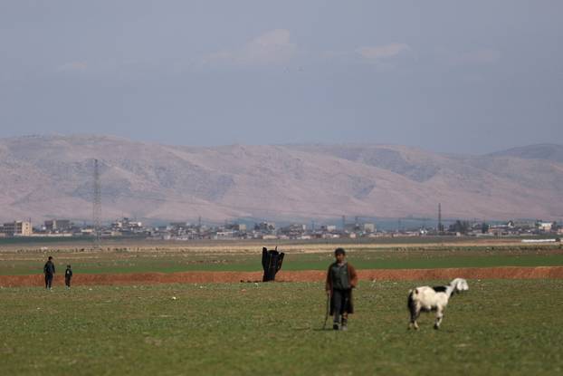 Missile falls near Qamishli International Airport