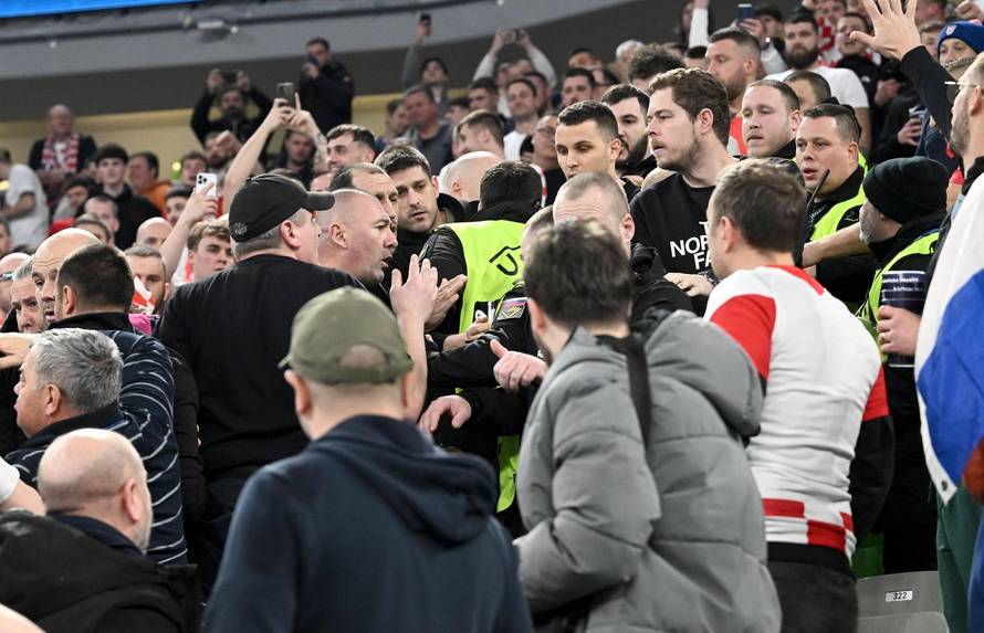 Ljubljana: Tijekom polufinalne utakmice između Hrvatske i Španjolske na tribinama je došlo do naguravanja