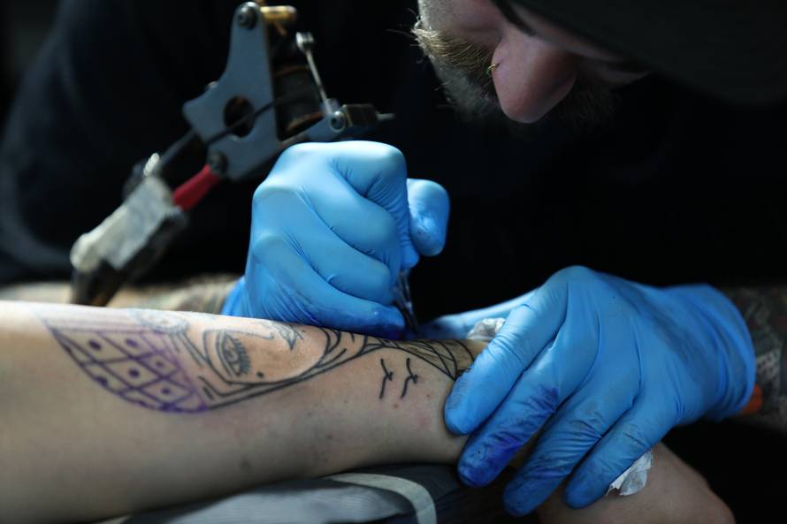 Bore se za najbolju tetovažu: 'Žene daleko bolje podnose bol'