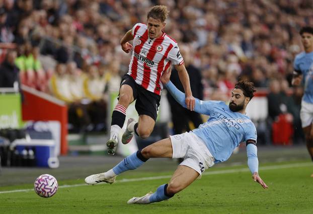 Premier League - Brentford v Manchester City
