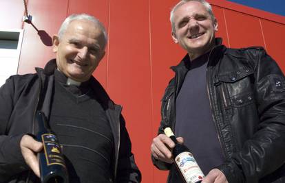 Benedikt XVI. pit će trnavački traminac, butelja košta 700 kn