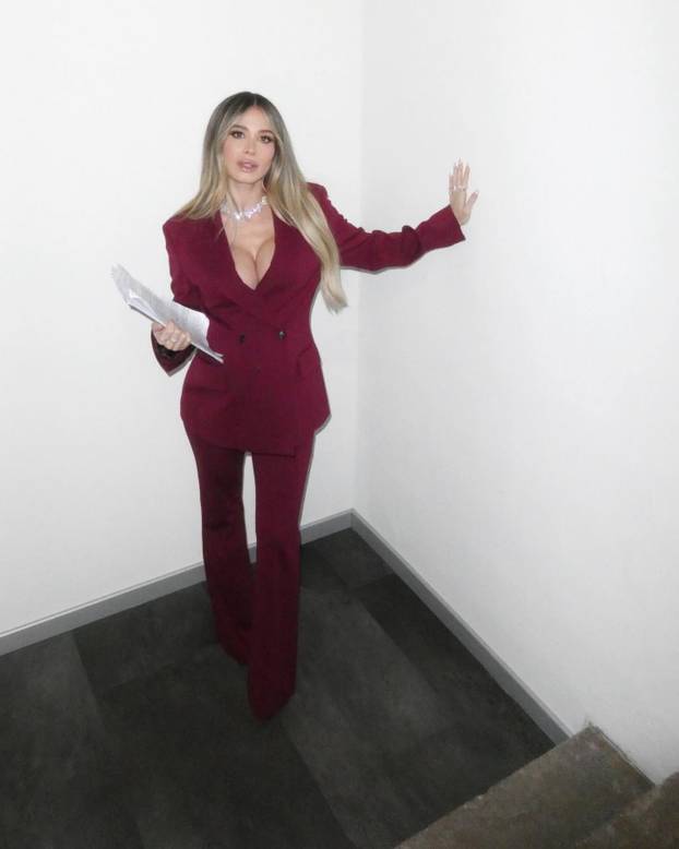 FOTO Trudna je, ali i dalje radi! Diletta objavila fotke s posla, a fanovi 'poludjeli': 'Ti si čarobna'