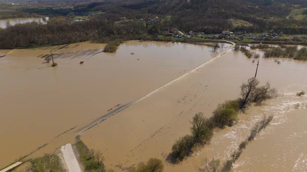 Na području Gračanice proglašeno je stanje neposredne opasnosti od poplava uslijed obilnih padavina