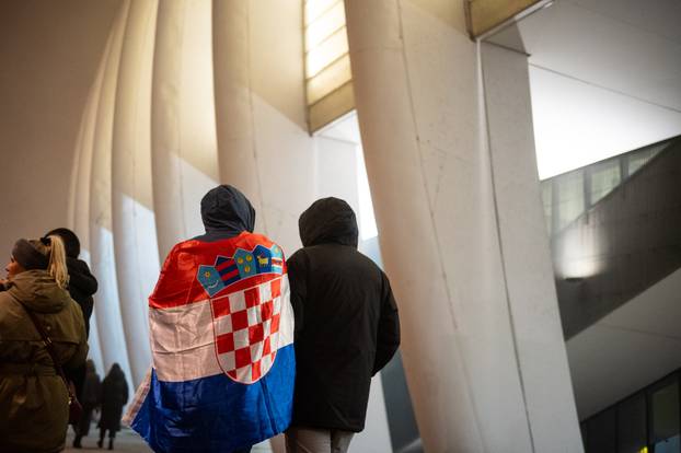 Zagreb: Gužva oko Arena zbog Thompsonovog koncerta